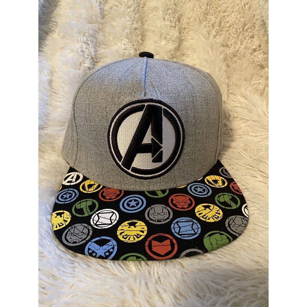 Marvel Avengers Black Embroidered Logo‎ Gray Flat Brim Snapback Hat Cap